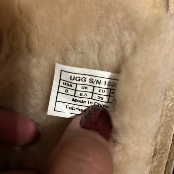 Beautiful UGG Tall Suede Sheep Fur Lined Zip Boots. Size 8. - Picture 10 of 11